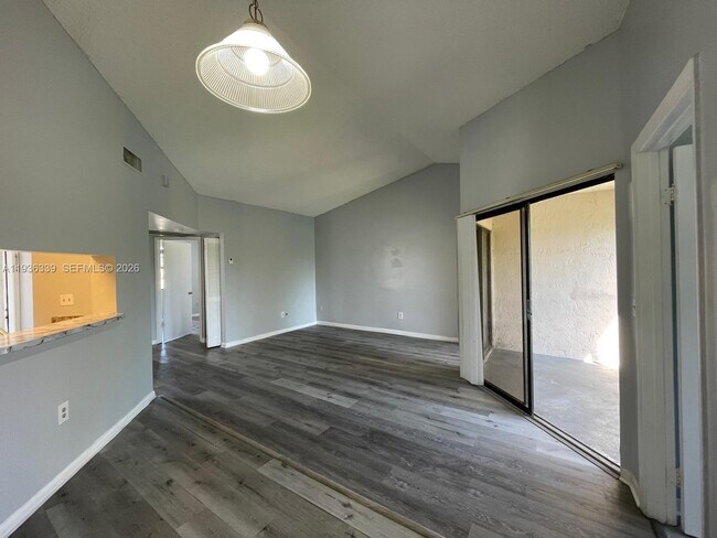 Building Photo - 1149 Independence Trail