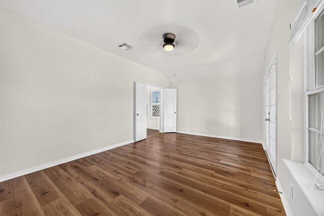 Building Photo - 2403 Summers Glen Ct