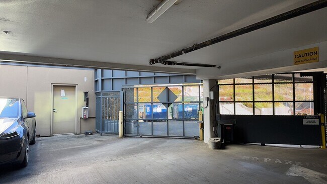 Building Photo - CLICK "REQUEST A TOUR" NOW!