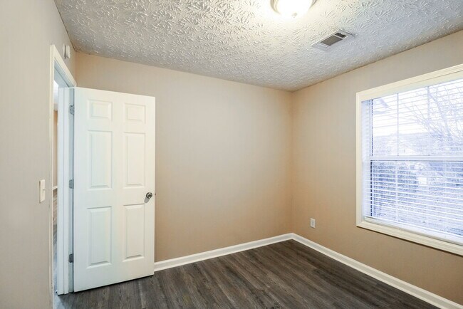 Building Photo - 40 Weldon Pl