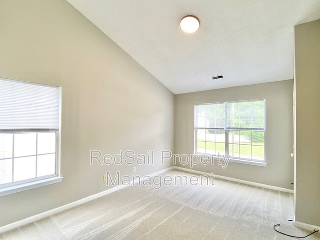 Building Photo - 815 Chapin Wood Dr