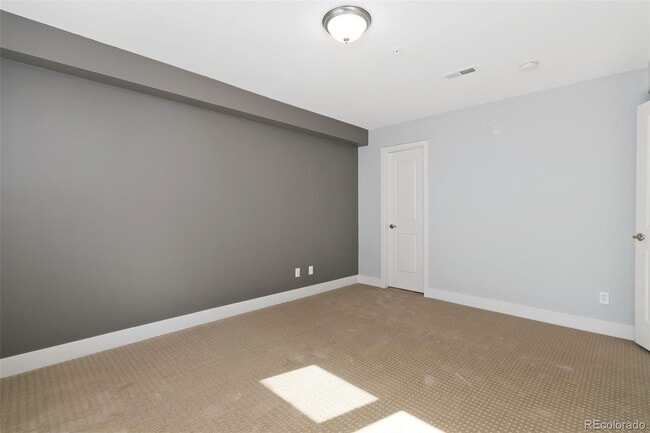 Building Photo - LOCATION LOCATION!!  In the heart of LOHI just blocks to restaurants, boutiques and local waterin...