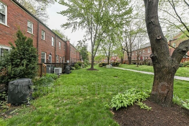 Building Photo - 1501 S Edgewood St