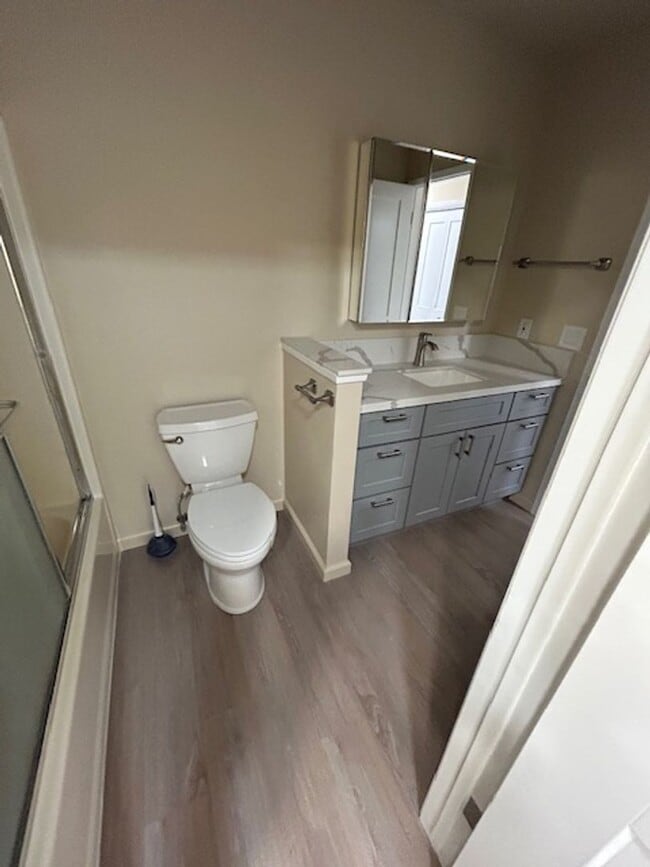 Building Photo - Beautiful Newly Remodeled 2 Bedroom 2 Bathroom Condo in SE Visalia!