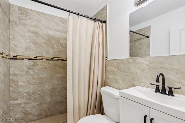 Building Photo - 89 Cabana Ave