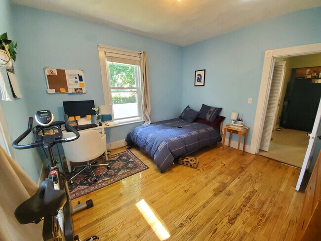 Building Photo - 72 Marshall St