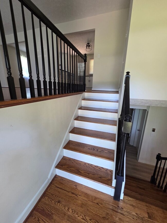 Building Photo - College Park Subdivision - 4-5 BR Single Family Home