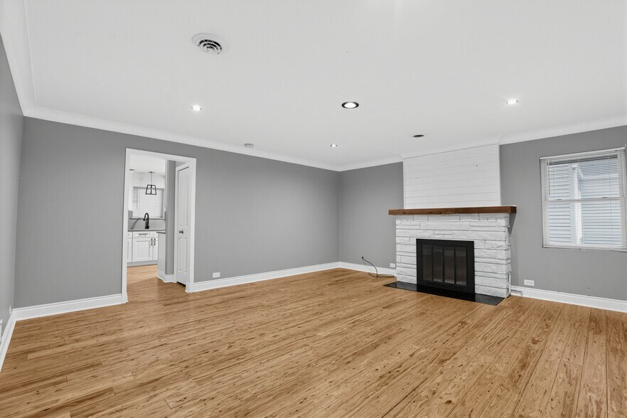 Building Photo - 18307 Wildwood Ave