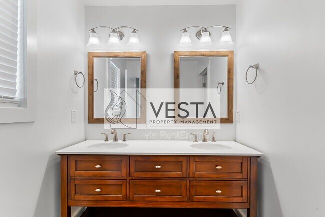 Building Photo - 12 Riddle Rd