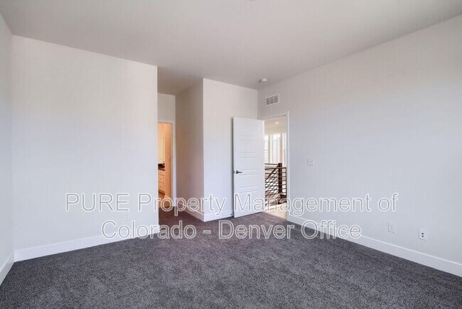 Building Photo - 1057 Torrey St