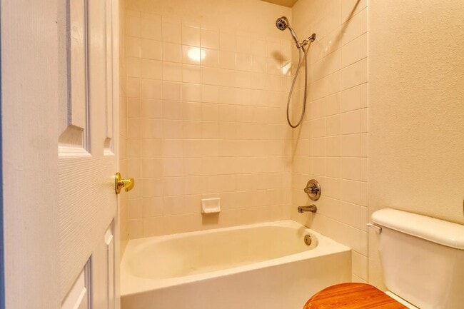 Building Photo - 6697 S Forest Way