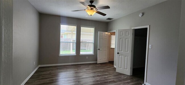 Building Photo - 21747 Sierra Long Dr