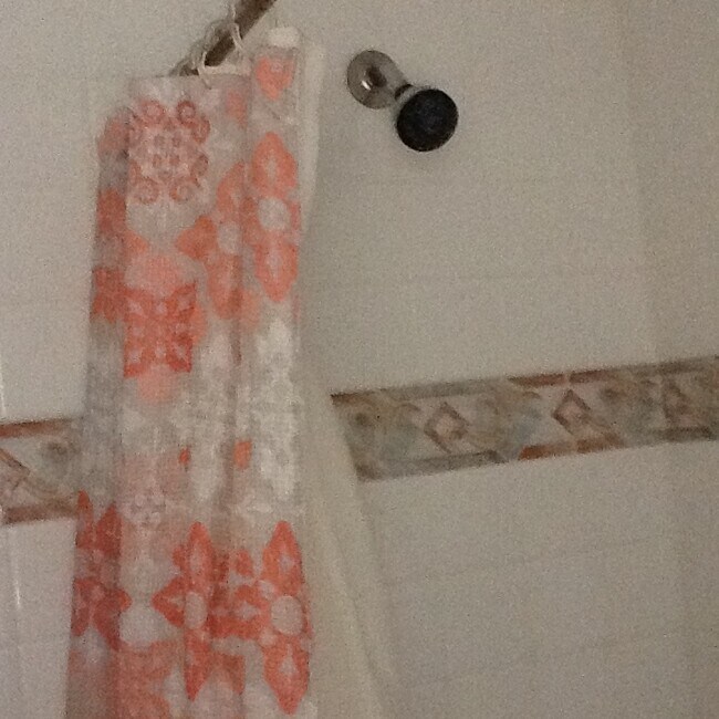 Building Photo - 633 S Orchard Dr