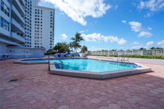 Building Photo - 5700 Collins Ave