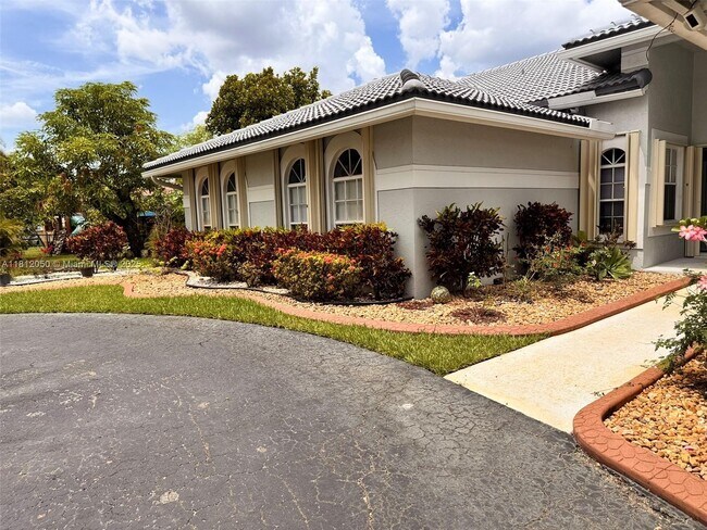Building Photo - 5136 NW 99th Way