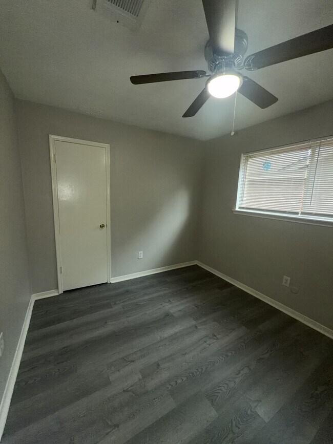 Building Photo - 16815 Methil Dr