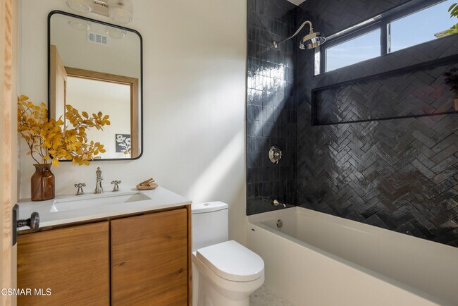 Building Photo - 24005 Clarington Dr