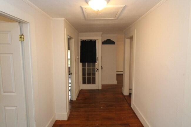 Building Photo - 6 Smith Ct