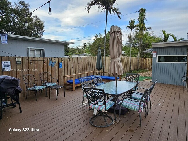 Primary Photo - 1237 SW 28th St
