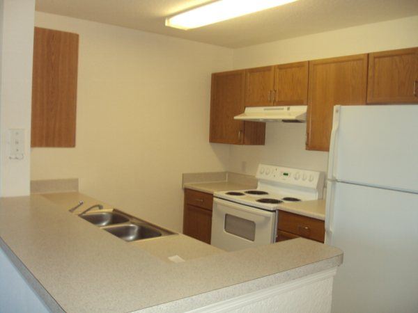 Building Photo - 6400 Camellia Garden Dr