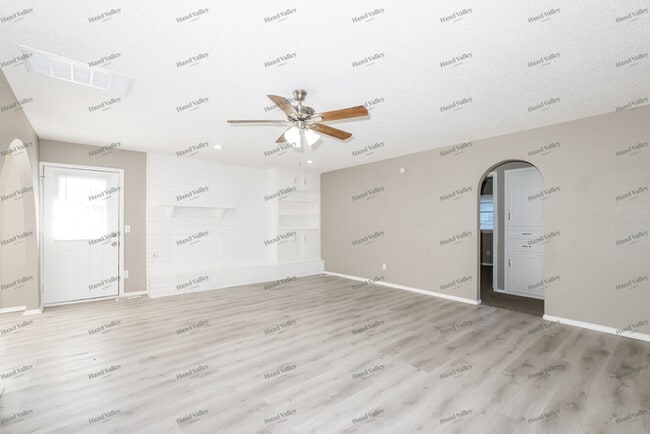 Building Photo - 11320 Bel Air Pl