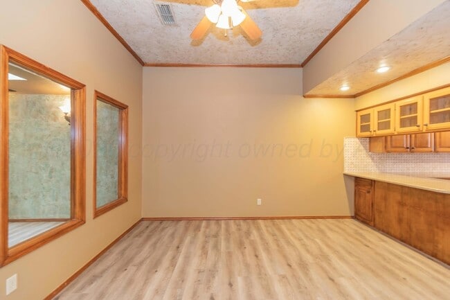 Building Photo - 3454 Gladstone Ln