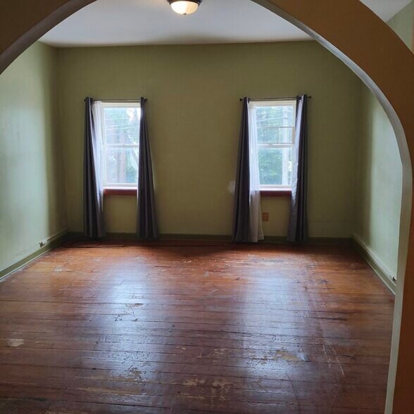 Living Room - 116 S Main St