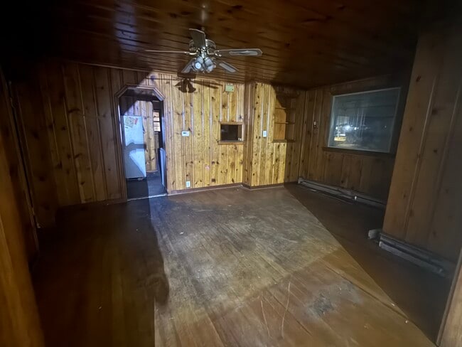 Building Photo - 206 Masters St