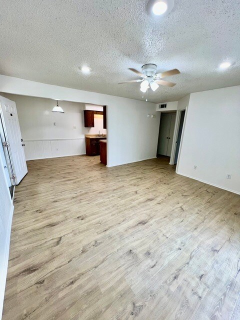 Building Photo - 475 Industrial Dr W