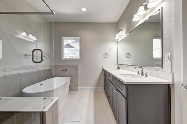 Building Photo - 3362 Pinemont Dr