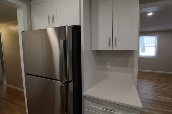 Building Photo - 63 Newton St