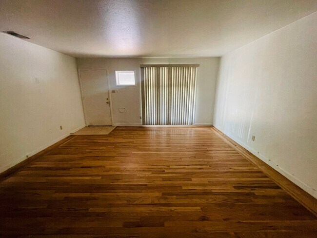 Building Photo - 6011 Sandlin Way