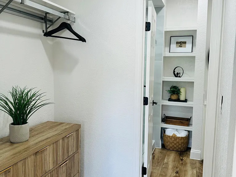 Building Photo - 800 S Dakota Ave