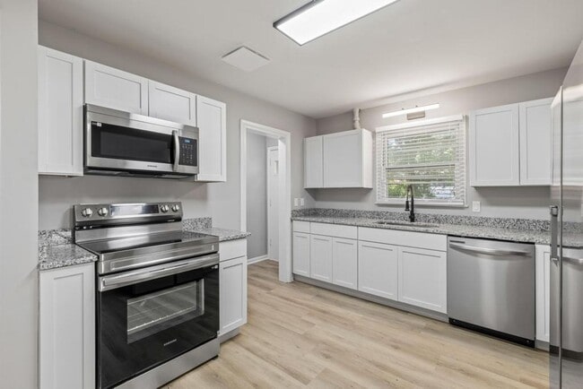 Building Photo - 7214 Northridge Dr