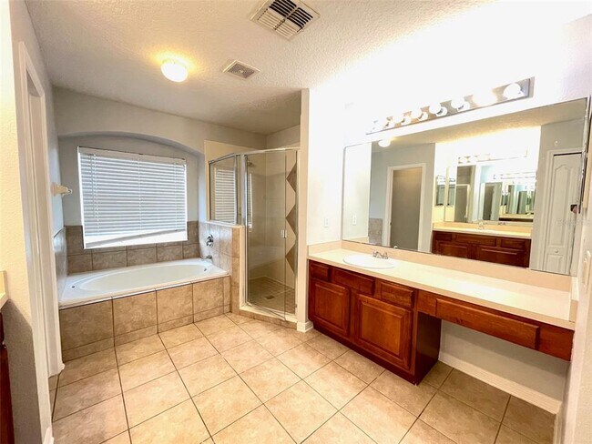 Building Photo - 445 Cortona Dr
