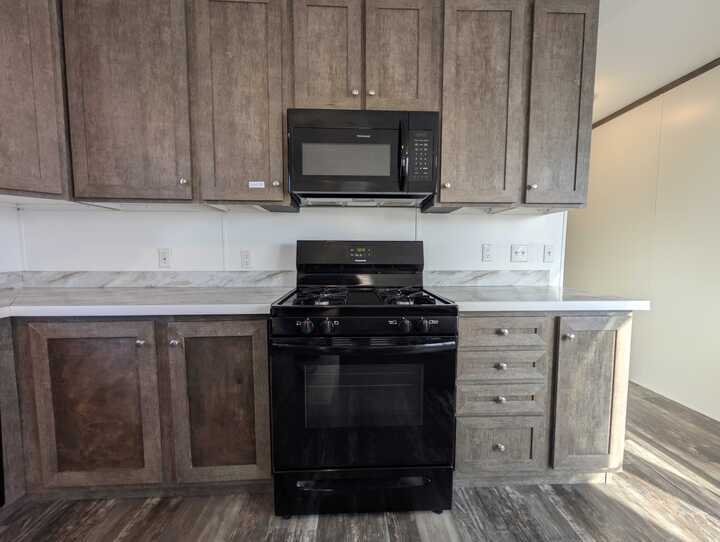 Building Photo - 16151 Notre Dame St