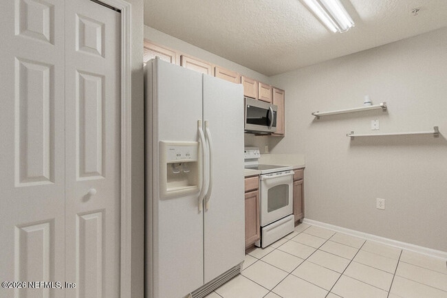 Building Photo - 7920 MERRILL Rd