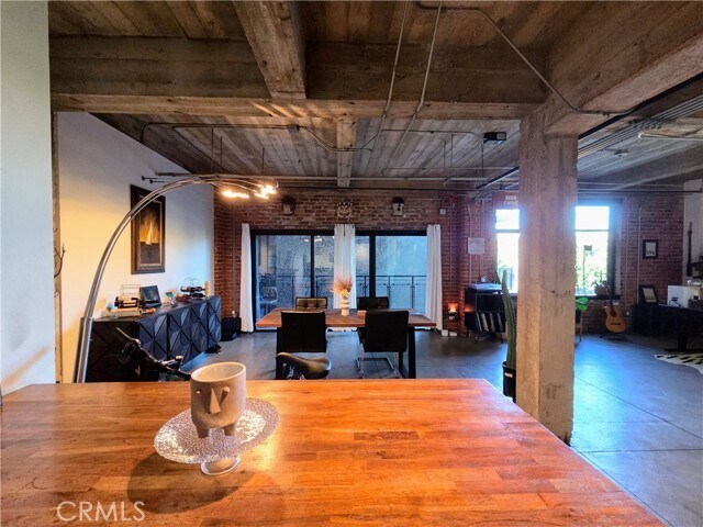 Building Photo - 835 Locust Ave