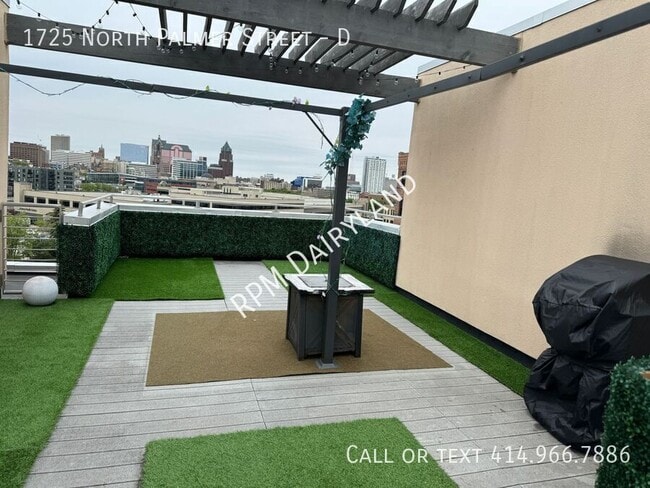 Building Photo - 1725 N Palmer St