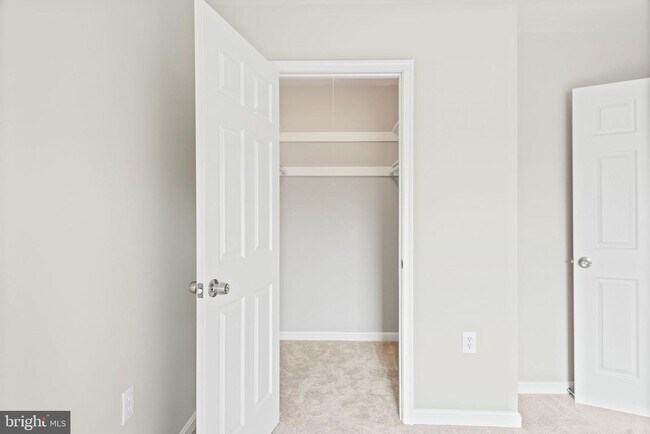 Building Photo - 57 Adams Dr NE