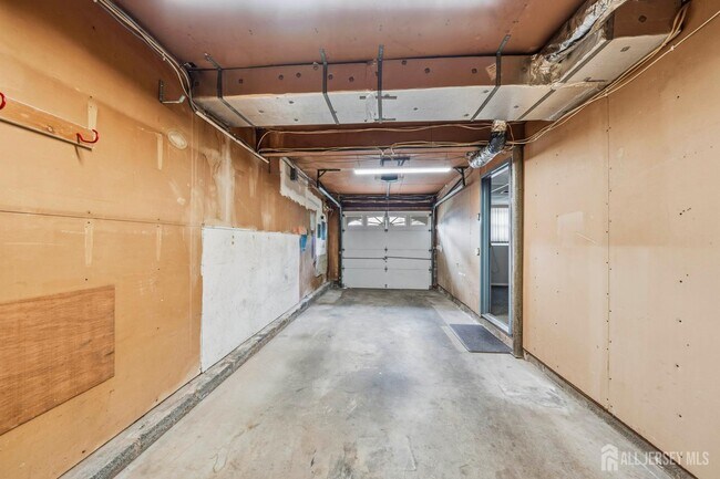 Building Photo - 62 Pinho Ave