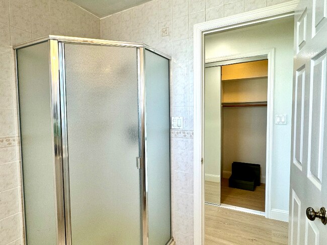 Building Photo - 2626 Moraga St