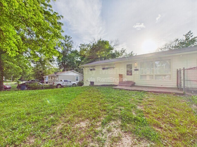 Building Photo - 4206 Vineyard Rd