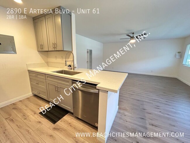 Building Photo - Remodeled 2 Bedroom, 1 Bath with 1 Parking...