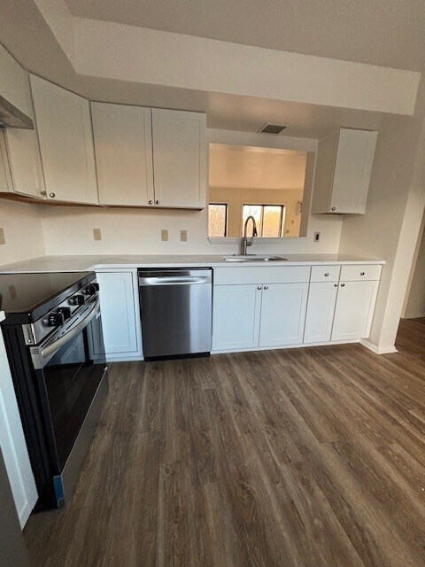 Building Photo - 8004 Chelsea Cv N