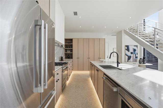 Building Photo - 6803 Tyree St