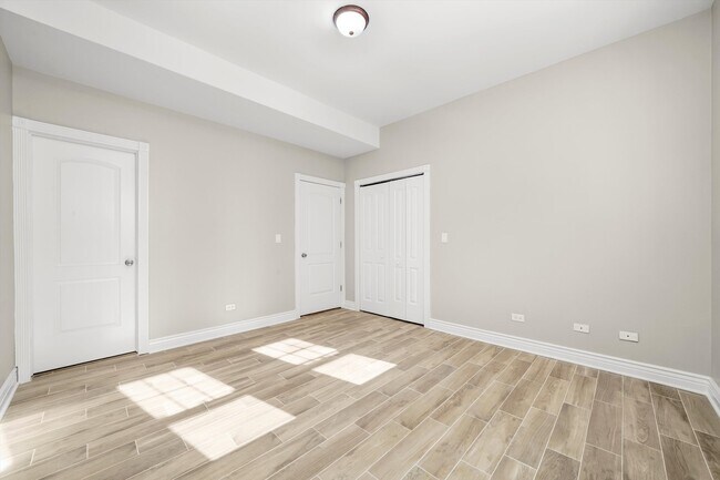 Building Photo - 6300 N Rockwell St