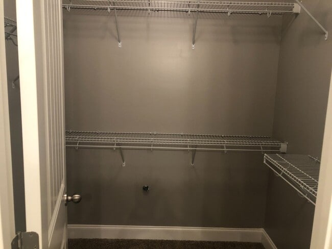 Building Photo - 4BR/4.5 Bath For Rent