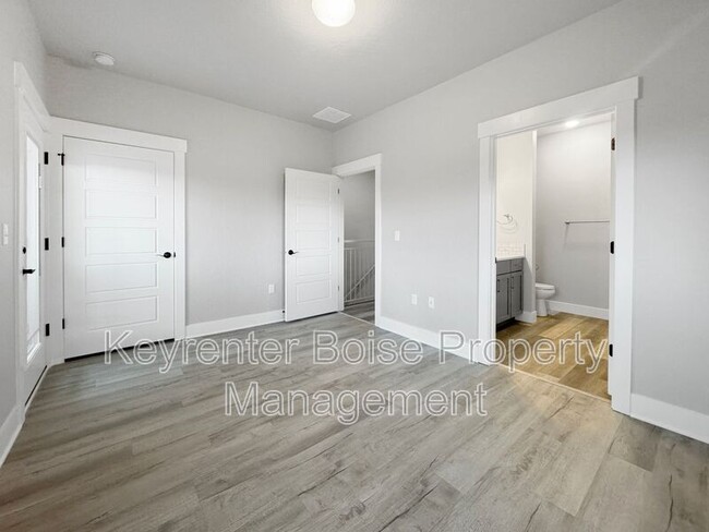 Building Photo - 8175 W Tudor Ln