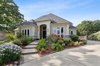 Building Photo - 510 Fox Glen